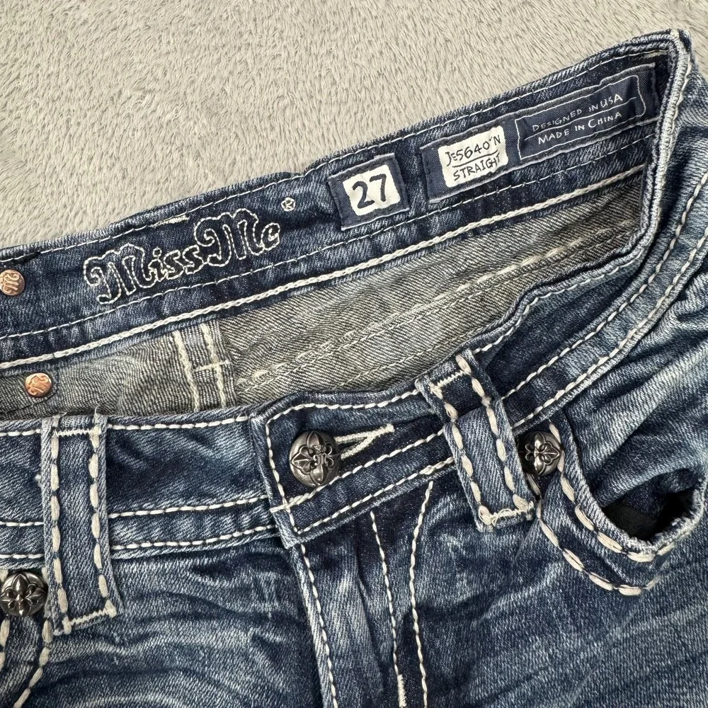 Miss Me Straight Low Rise Jeans Womens 27 Stretch Embellished Dark Wash Blue Y2K